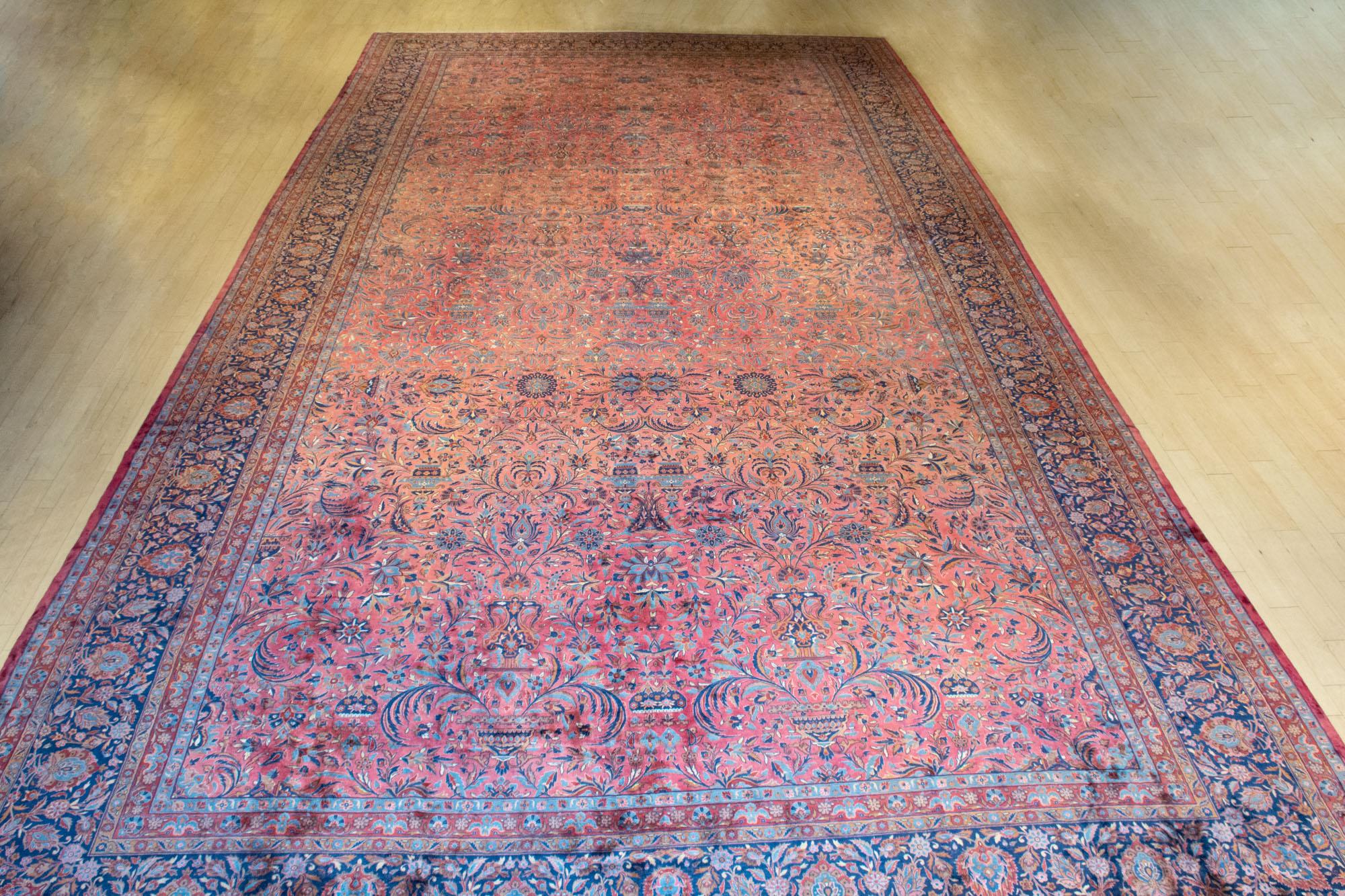 Kashan Carpet - Price Estimate: $5000 - $7000